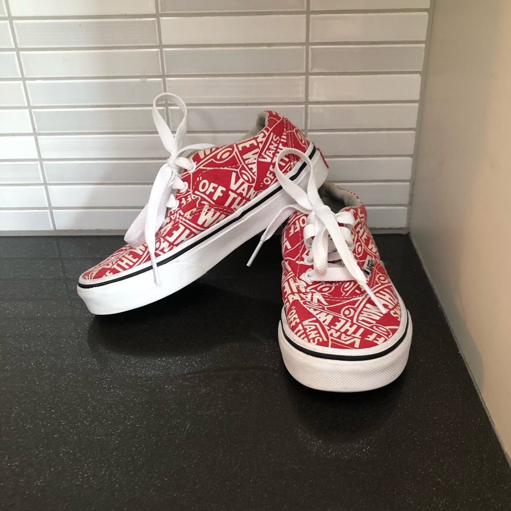 VANS Off the Wall kids branded laces sneakers